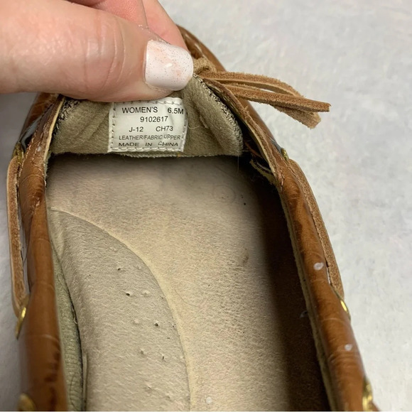 Sperry Topsiders size 6.5M brown/cream leather ties some cracking on the sides - Picture 2 of 10
